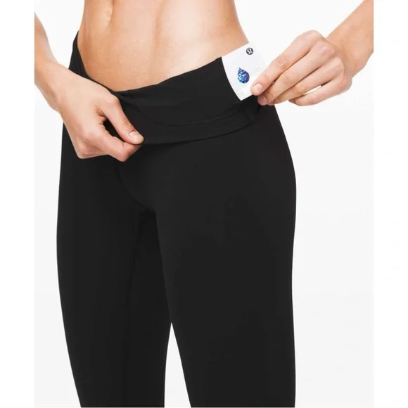 LULULEMONLike New! Wunder Under Luxtreme Black Cropped LeggingsSz 10